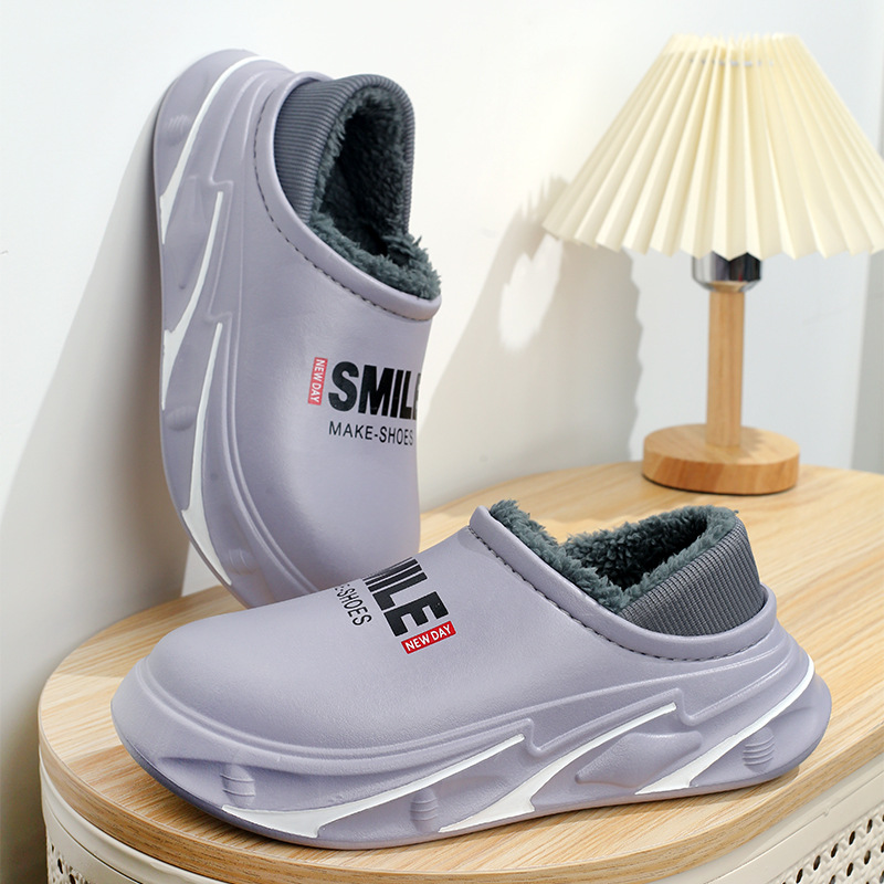 Zapatos de algodón para hombres 2025 invierno hogar más zapatillas de algodón grueso de terciopelo para parejas en interiores y exteriores tractor de algodón todo incluido impermeable