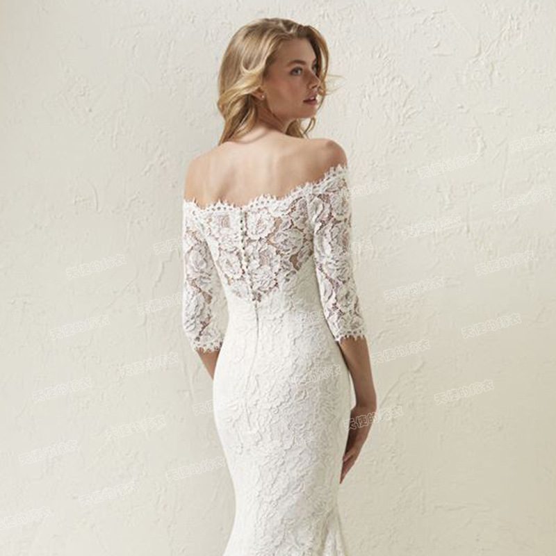 Lace wedding dress