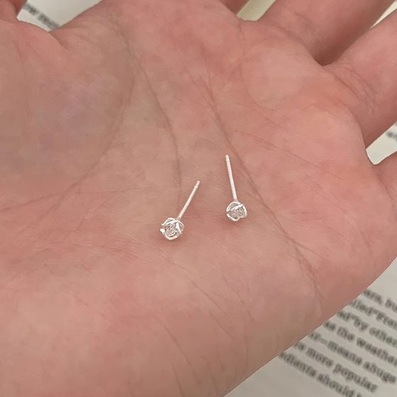 Mini zircon earrings women's simple niche personality ear hole commuter small exquisite earrings autumn and winter new wholesale