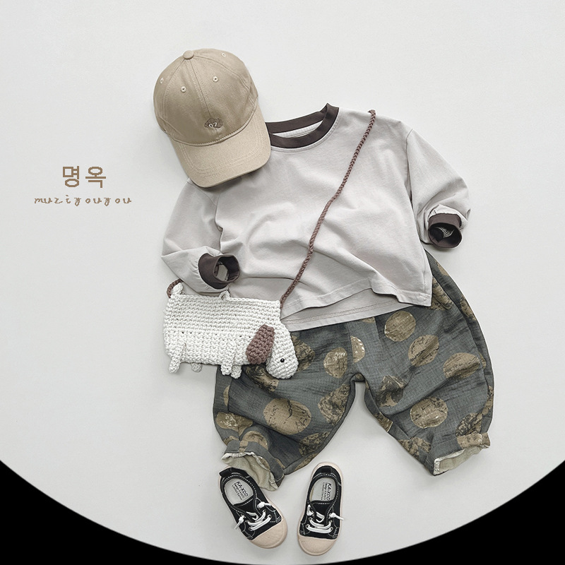 Camiseta de manga larga simple para niños y niñas primavera nueva tapa de algodón puro para niños ropa de estilo coreano Zhejiang Huzhou