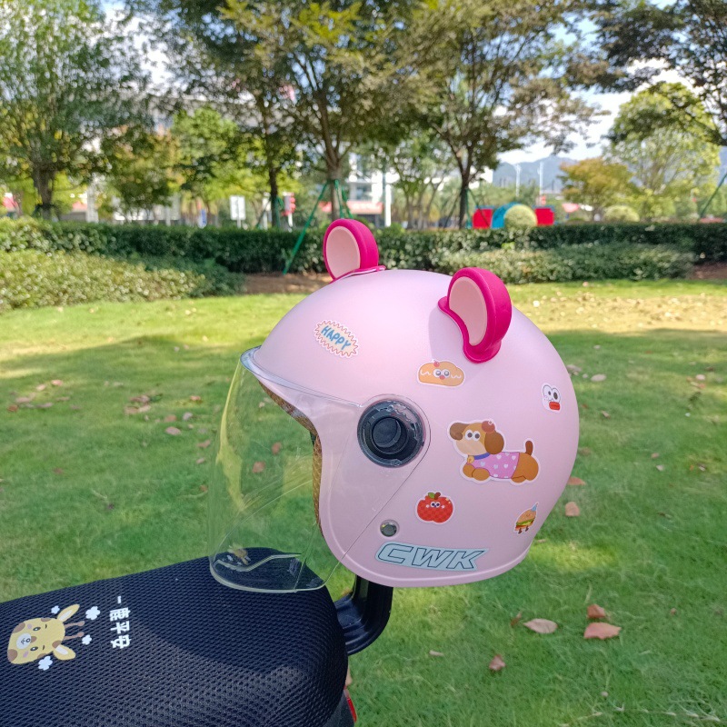 New National Standard 3C Certified Electric Motorcycle Safety Helmet for 1-8 Years Old, Four-Sided Windproof, Warm and Not Broken
