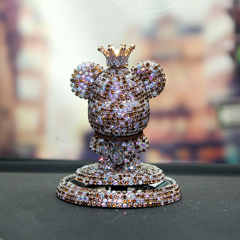 Nuevos productos montados en automóviles violentos osos instrumentos interiores consola central decoración de automóviles decoración de diamantes de agua para hombres y mujeres