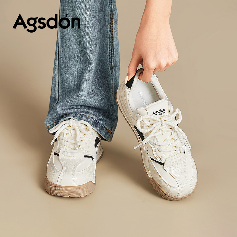 Zapatos blancos de fondo grueso para mujeres 2025 nuevos zapatos de entrenamiento de invierno gigantescos y zapatos de skate casuales de lana