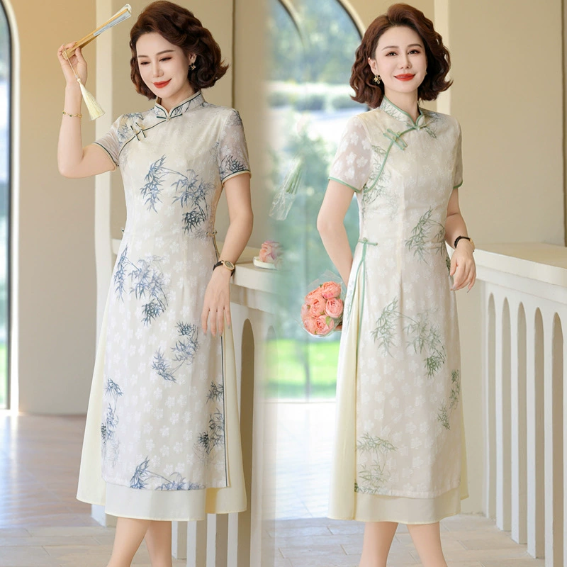 Оптовая продажа элегантного платья-чонсама с короткими рукавами для женщин среднего возраста, стильного и стройнящего платья средней длины.
