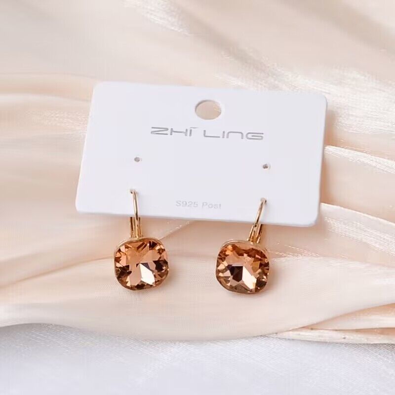 Fashion Square Alloy Inlay Rhinestones Women's Earrings 1 Pair display picture 7