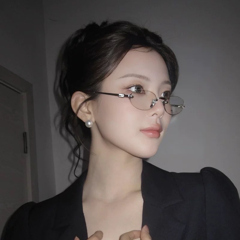 ネットセレブ愛用の高級感のあるフレームレスサングラス、新作プレーンフレーム、軽贅沢なオールドマネースタイルの女性用丸型サングラス