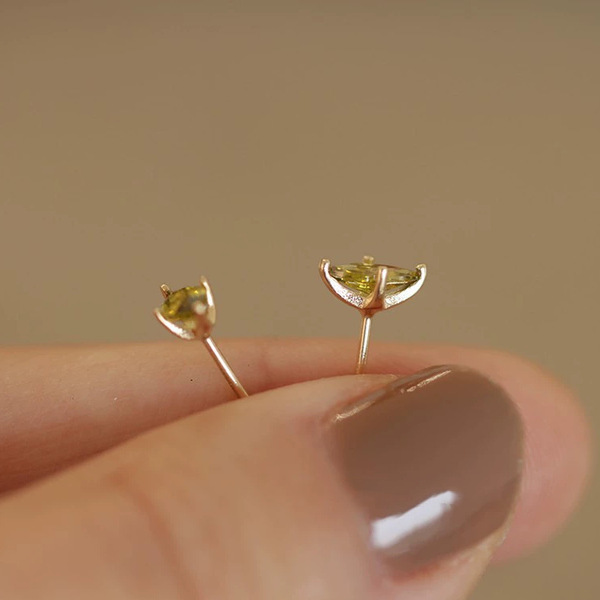 Fresh green earrings with zircon