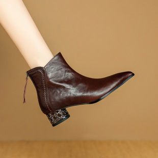 Demi-season retro universal elegant brown low boots pointed-toe with zipper, 2025 years, wide stable heel, mid heel, back zipper