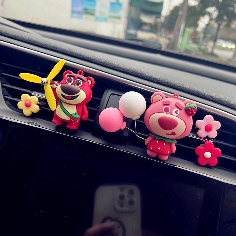 Red celebridades adorables osos de fresa perfumes de automóviles ventas de ventilación adornos de automóviles decoraciones de interiores diosas