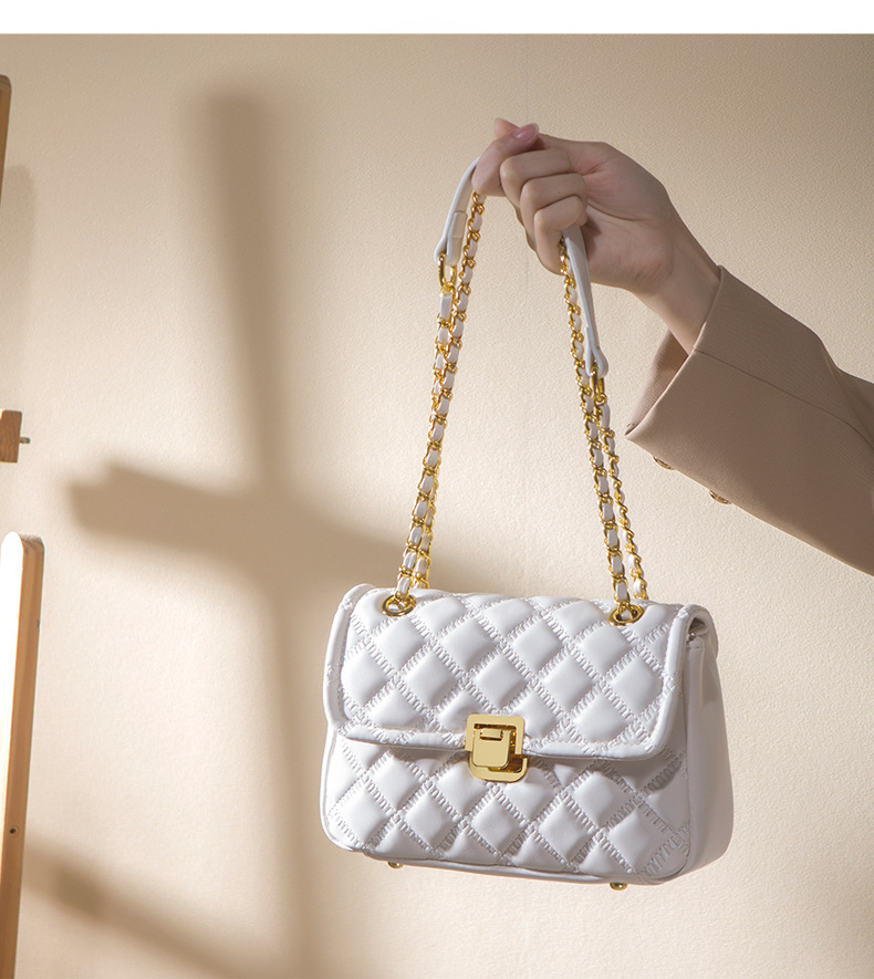 Send girlfriend mobile phone Lingge Qixi gift women's bag 2024 new handbag daily commuting_voghion.com