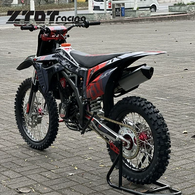 Bse Bosoer M1R Motosikletlər