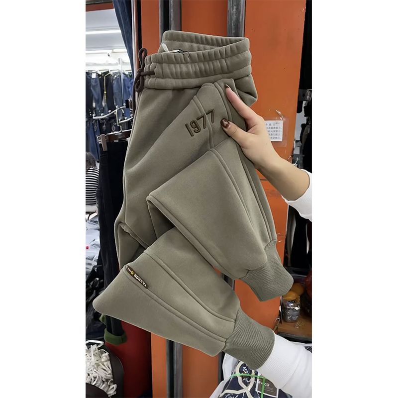 Green greenish (plus velvet)