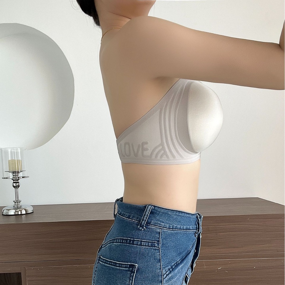 Venta directa de fábrica comercio electrónico transfronterizo Sudeste de Asia Vietnam Tailandia damas Expansión exterior Espesor sin tirantes Sujetador de soporte superior
