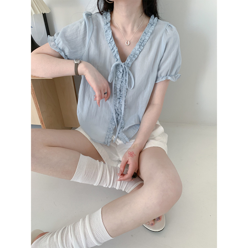Exclusive Lace Collar Shirt for Sweet Summer Girls, Korean Style Gentle Style with Ruffled V-Neck and Puff Sleeves, Short Top Zwt