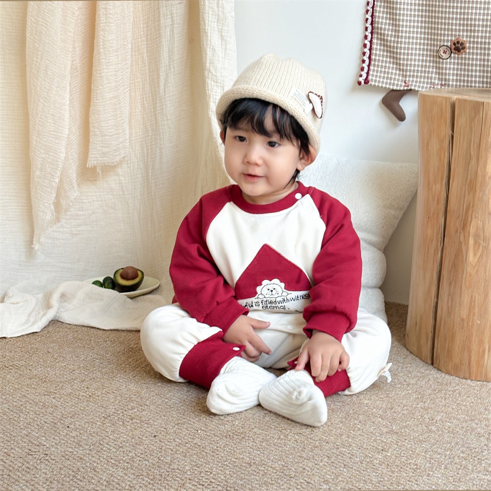 Ropa para bebés otoño e invierno nuevos productos mono acolchado para hombres y bebés mameluco de manga larga con forro de algodón