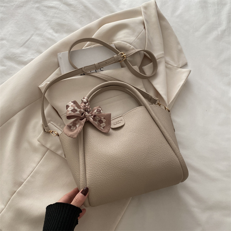 2024 invierno nuevo este año popular cubo de agua portátil de viaje versátil cesta de verduras de gran capacidad bolso de hombro de mujer