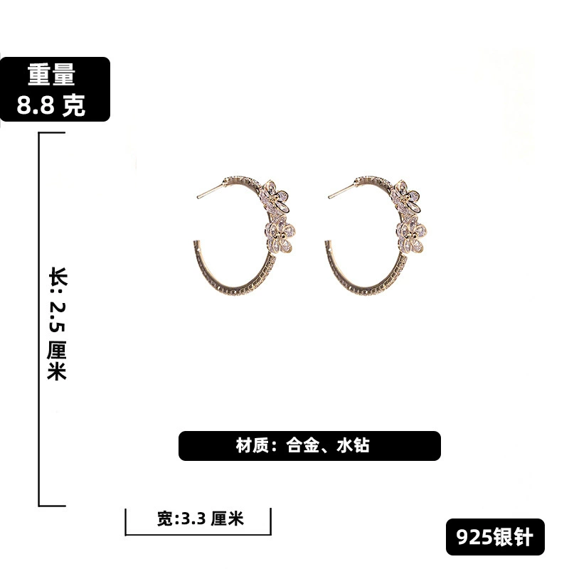 Серебряная игла, бренд серьги, серебро 925 образец, цветочный, европейский стиль, яркий запоминающийся стиль