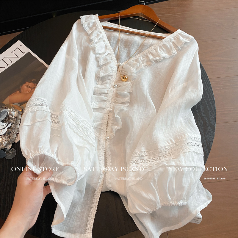 Brand Export ~ Cut Label Counter French Unique Top V-Neck Puff Sleeves Gentle Style Lace Shirt with Ear Edges