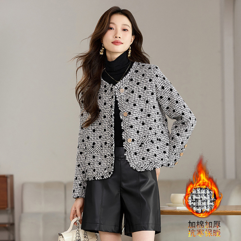 Tweed Style Round Neck Jacket for Women Autumn and Winter 2024 New Elegant Short Style Small Tweed Quilted Jacket Cardigan