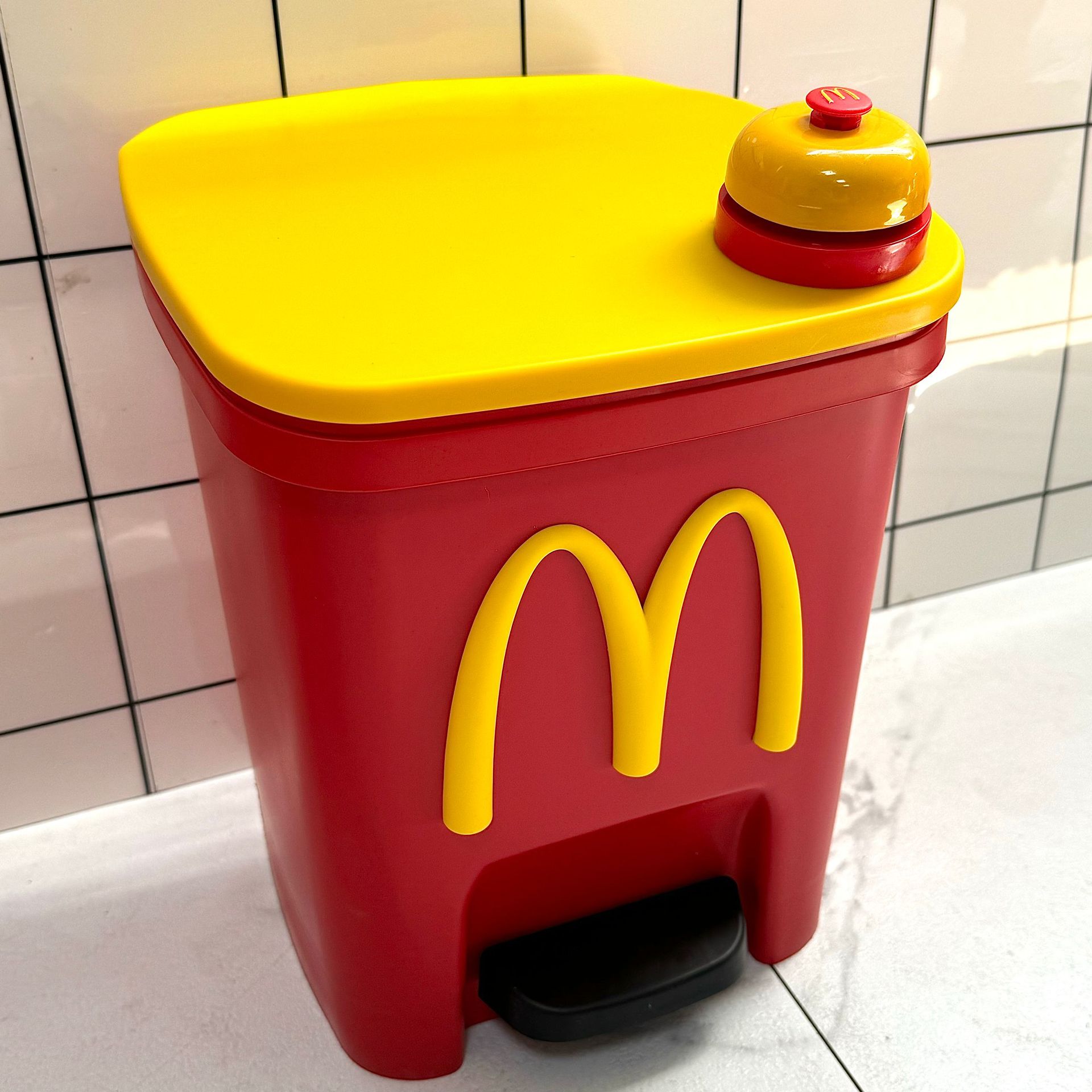 Tongji Mai Mai encantador pedale de basura sala de estar con cubierta doméstica de alto valor facial inodoro de gran capacidad de cocina de color contrastante