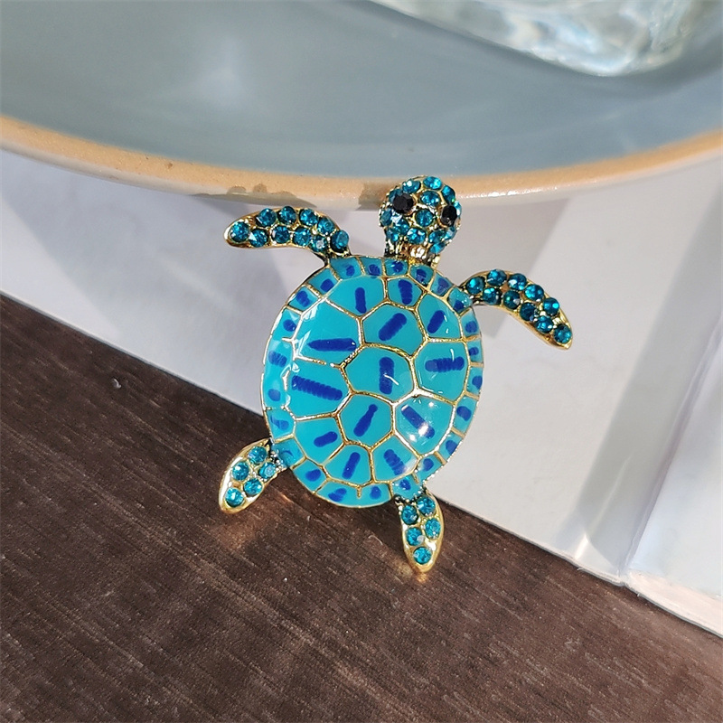Creative Diamond-embedded fashion turtle animal brooch personality exaggerated dripping badge retro pin clothing accessories