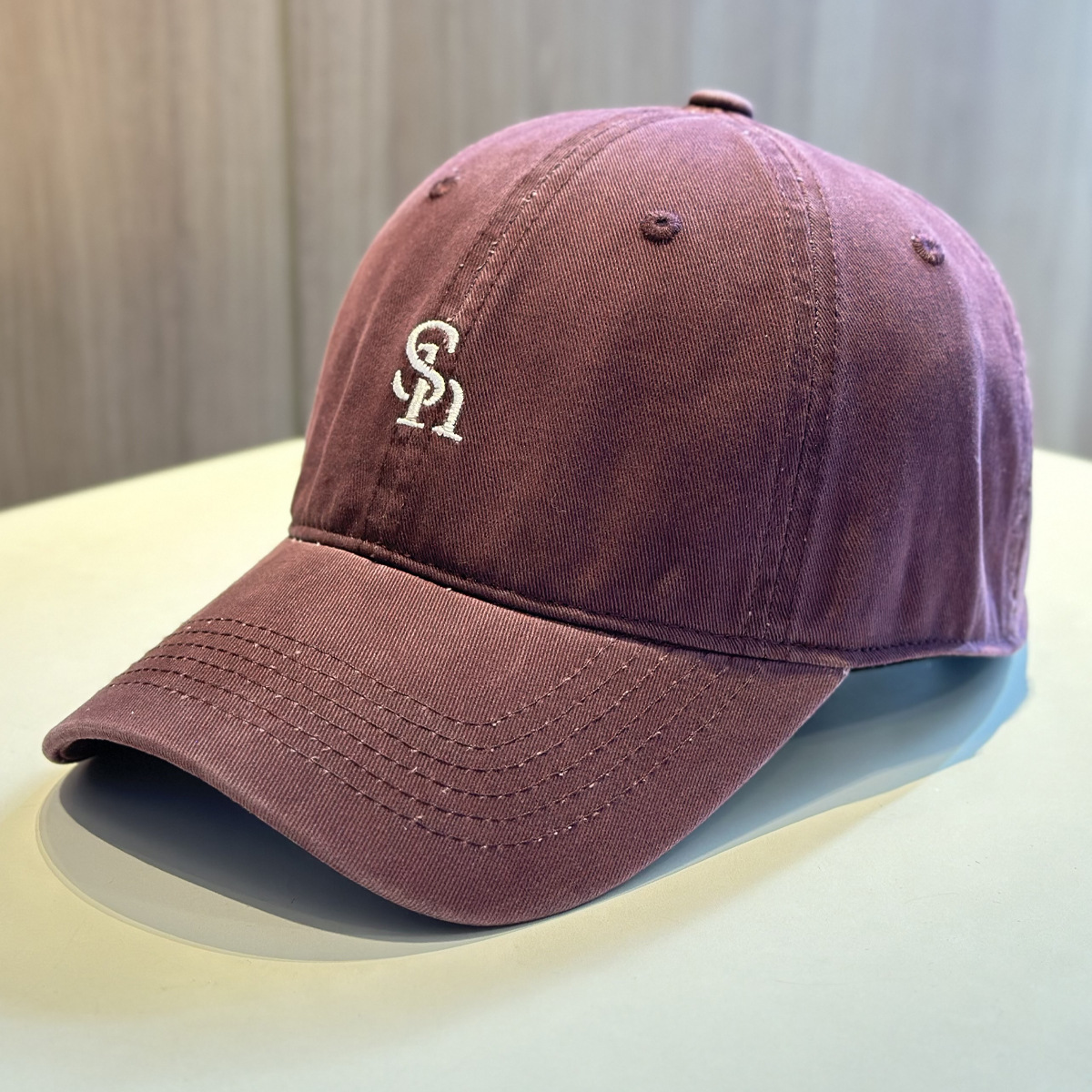 Nuevo estilo americano primavera y otoño estilo casual letras de moda gorra de lengua de pato para mujeres coreanas gorra de béisbol suave para hombres con bordes anchos mostrando cara pequeña