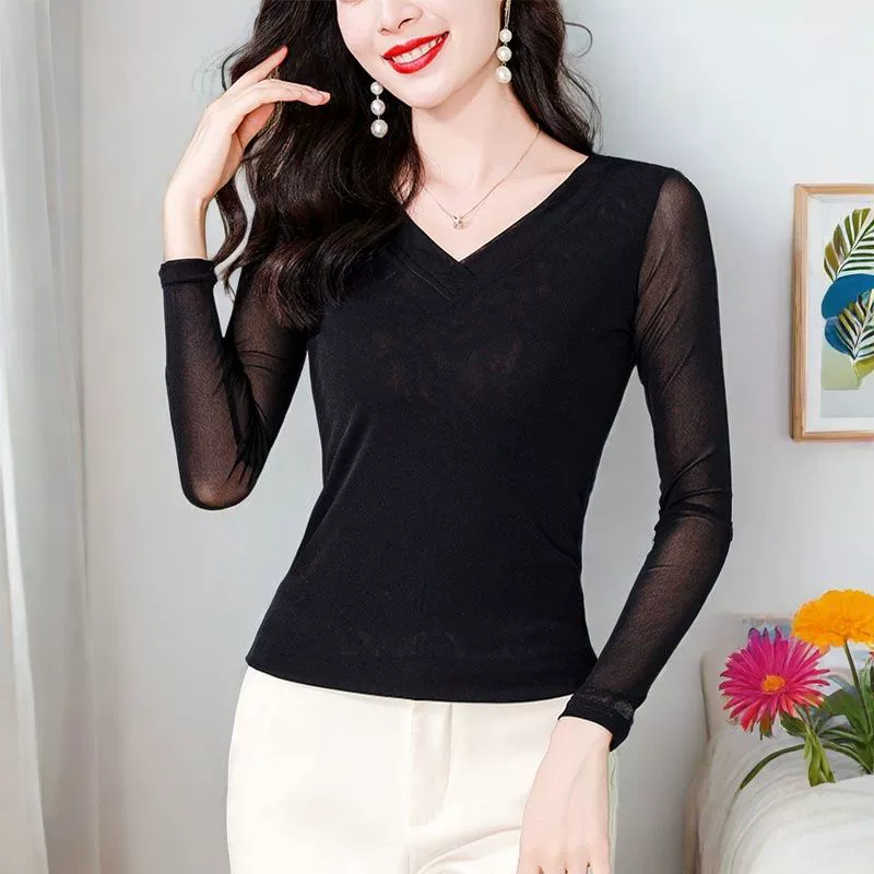 Черная сетчатая рубашка с v-образным вырезом для женщин, весенне-осенняя одежда 2025, новый стиль, маленькая рубашка, футболка с длинными рукавами, кружевной топ