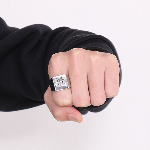 European and American cross-border trendy stainless steel wide-faced ring, simple and personalized design, black cracked round face men's ring