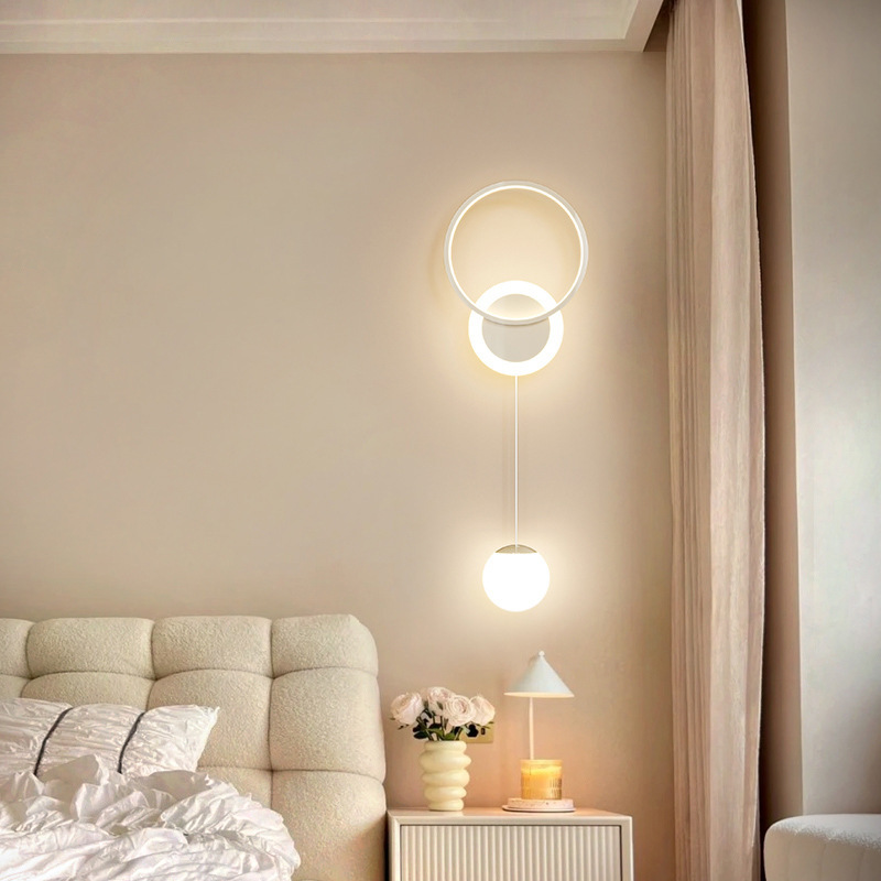 2024 nueva lámpara de pared de cabecera de dormitorio estilo crema moderna simple y creativa pared de fondo de sala de estar lámpara de pared Zhongshan
