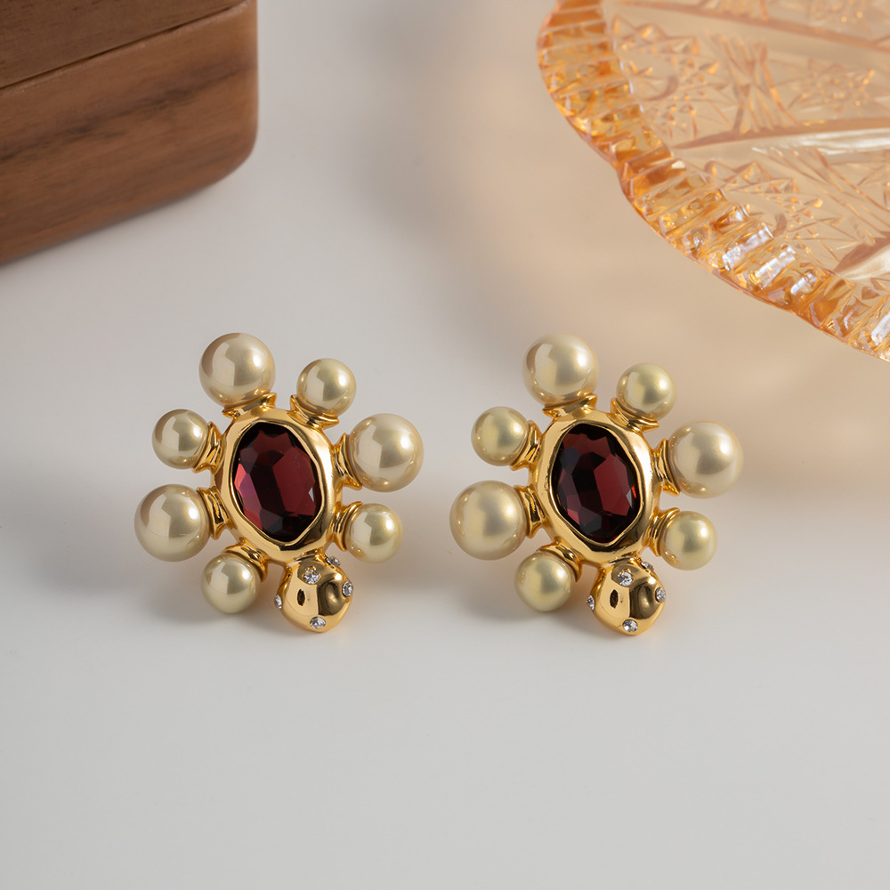 Retro Geometric Copper Gold Plated Crystal Pearl Earrings 1 Pair