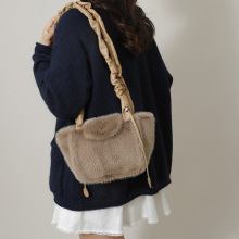 毛茸茸保暖包女2025秋冬新款毛毛包时尚百搭单肩斜挎包手提毛绒包