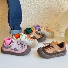 2025 春と夏の新しい子供の韓国カジュアルシューズ西洋スタイルニッチ道徳トレーニングシューズ男性と女性の赤ちゃん幼稚園室内靴
