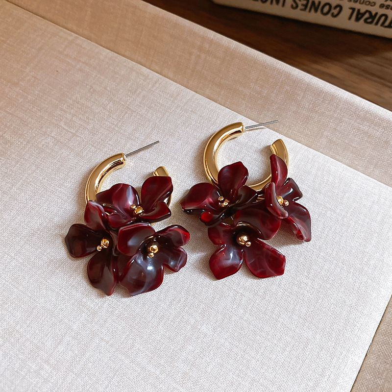 Pendientes de flor Maillard con aguja de plata Pendientes retro de nicho Pendientes de temperamento de moda Lujo ligero Sentido de alta gama Otoño e invierno al por mayor