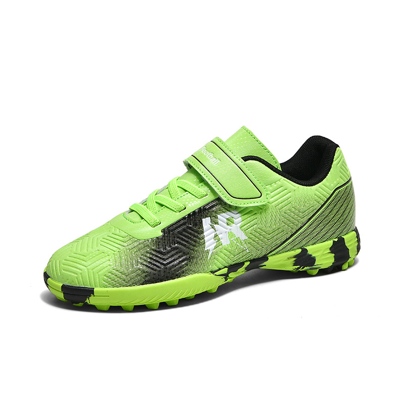 2025 nuevos niños y niñas transfronterizos transpirables cómodos deportes casuales zapatos de fútbol de clavos para estudiantes adolescentes y niños