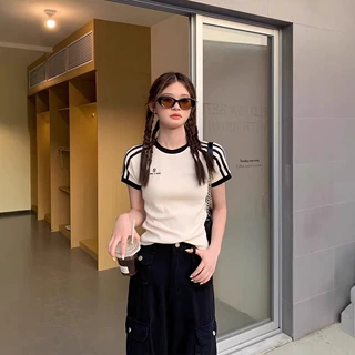 新款条纹正肩短袖t恤女夏装设计感辣妹修身显瘦白色体恤短上衣女