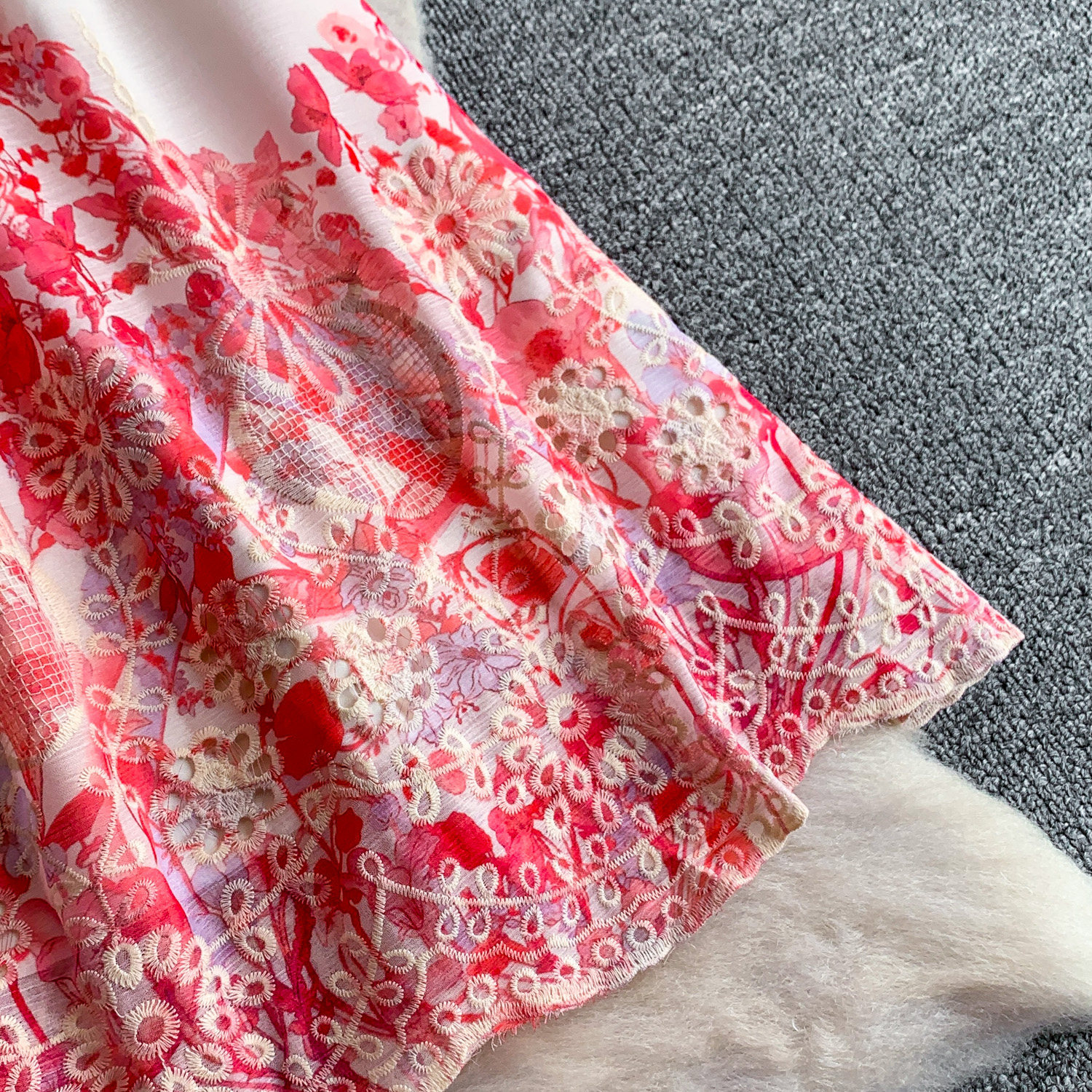 Women's Floral Embroidered V-Neck A-Line Sundress Summer Boho Maxi Dress For City Escape_ecoleips.com