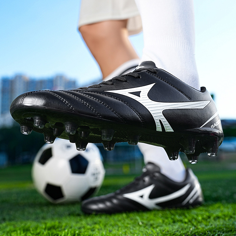 Nuevos zapatos de fútbol para hombres y mujeres, zapatos de entrenamiento de hierba cómodos antideslizantes de moda para adolescentes, zapatos deportivos al por mayor