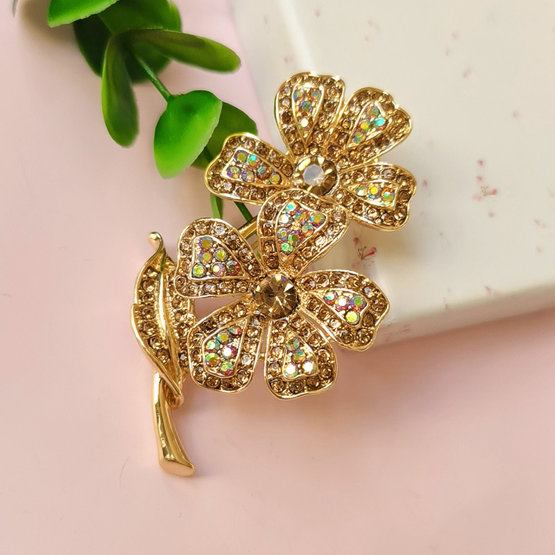 Blue high-end brooch