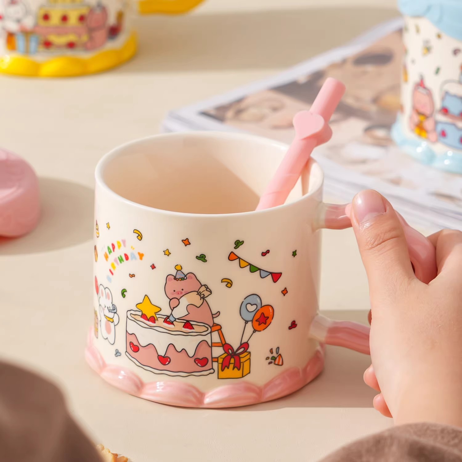 Tazas de cerámica creativas con cubierta copas de café copas de agua de oficina en el hogar copas de regalo de cumpleaños niñas