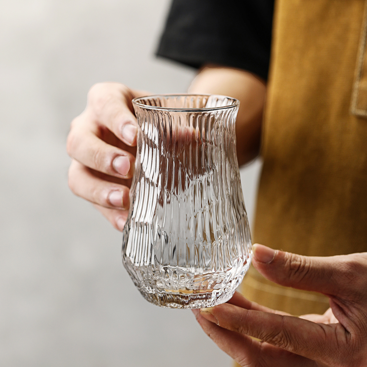 Taza de agua de vidrio en relieve hecha a mano, taza de café de hielo, taza de café americana, bebida creativa, jugo de fruta, té de leche, taza de burbujas