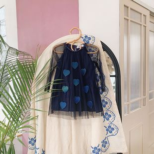 ���]��}�؃r 1972���Ĵ̽�Ůͯ�W��ȹ