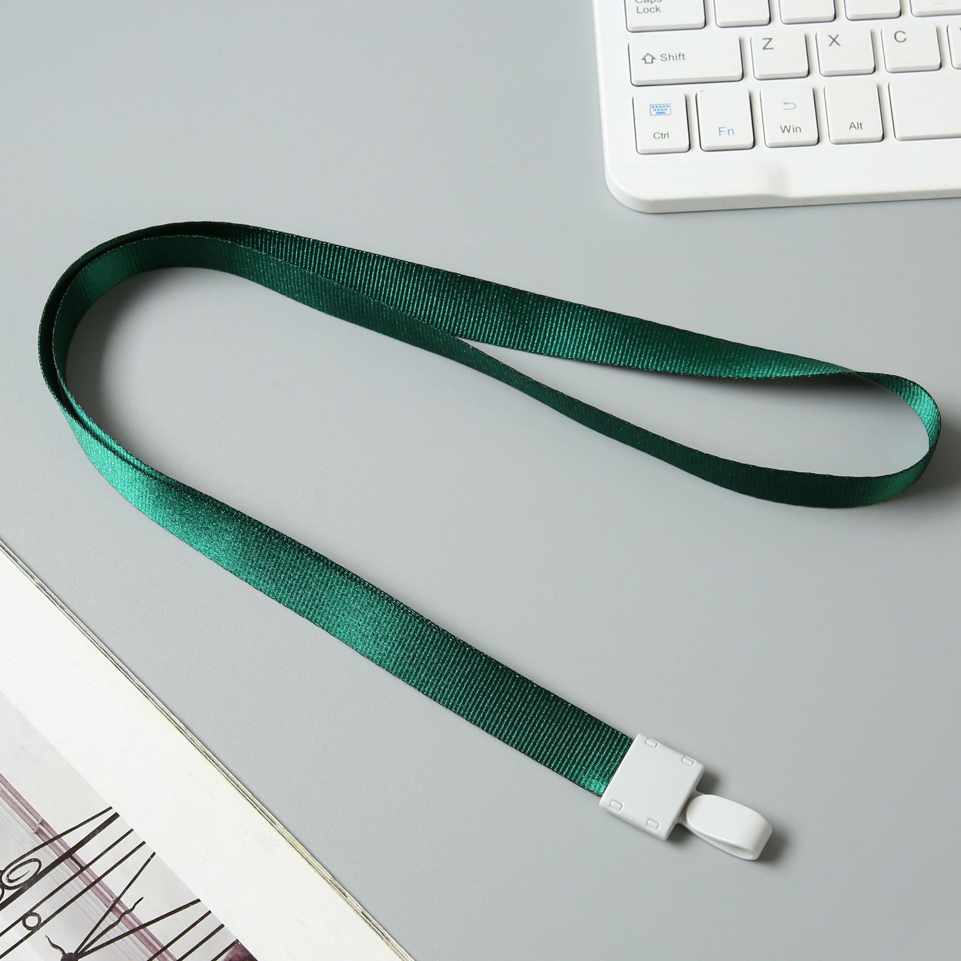 Juego de tarjetas de identificación cordón procesamiento al por mayor impresión l cuerda de tarjeta de estudiante exhibición gancho de plástico de oficina del campus cordón de protección ambiental