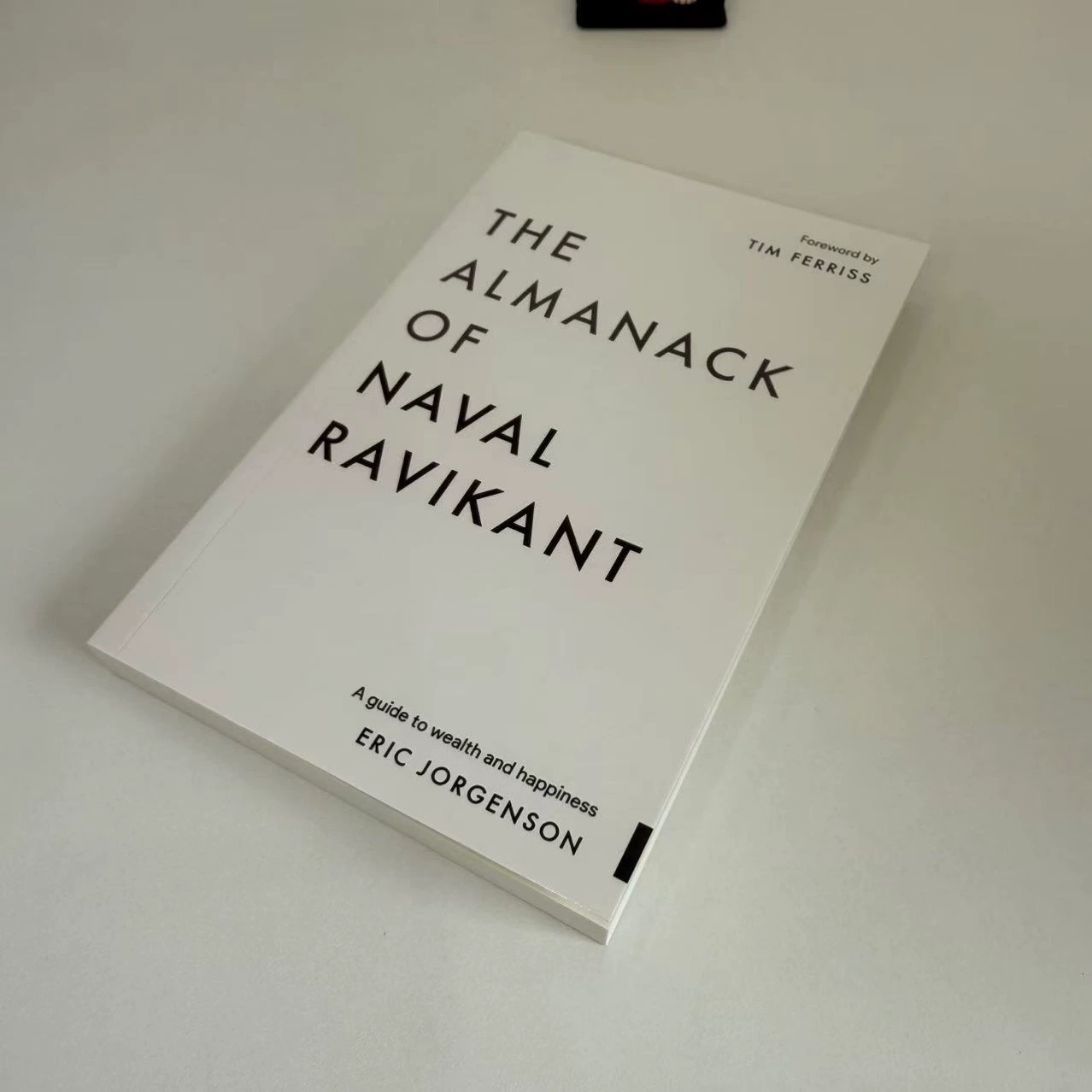 Книга Navarbow The Almanack of Naval Ravikant — английское издание, руководство по богатству и счастью