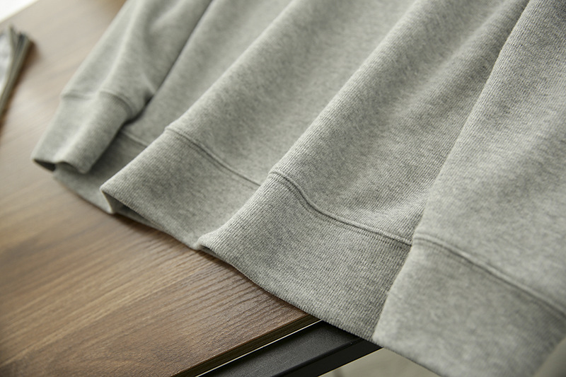 Men's Sweatshirt With Bear Embroidery Soft Knit Round Neck Top_voghion.com