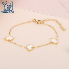 �պ�����С�ڰ�ĸ����������Ů��Լ�ٴ��Ѹֲ���ɫ����ʱ����Ʒ