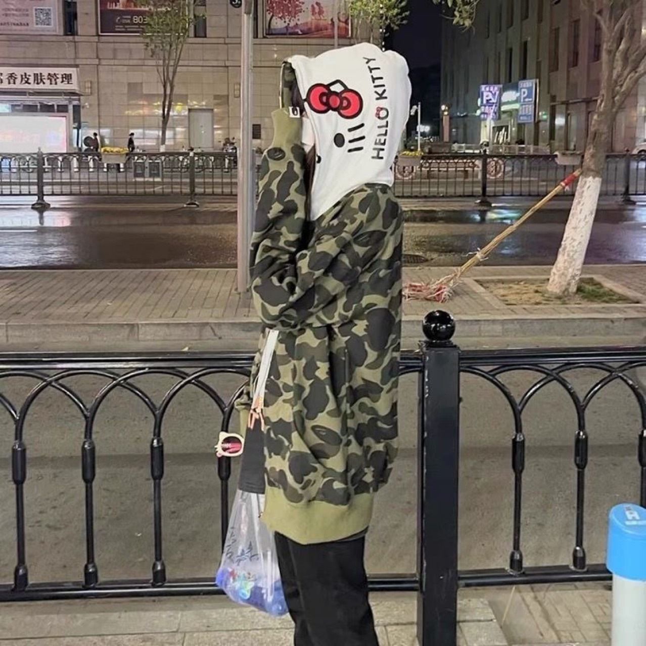 kt 猫 bape 越境貿易ハローキティ迷彩トレーナーメンズ秋冬ベルベットカーディガンジッパー漫画かわいい学生