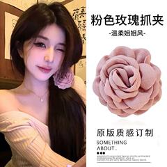 2025新型ピンクのバラの花の半分は髪を刺して女性の高級感の花の髪を挟んで後頭部の花のサメの魚のクリップを挟みます。