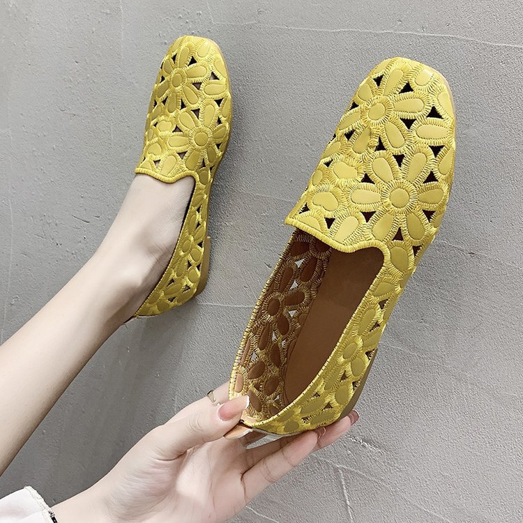 Zapatos individuales de cabeza cuadrada para mujer 2025 nuevos zapatos bordados para mujer zapatos de verano huecos para mujer zapatos de frijoles planos para mujer