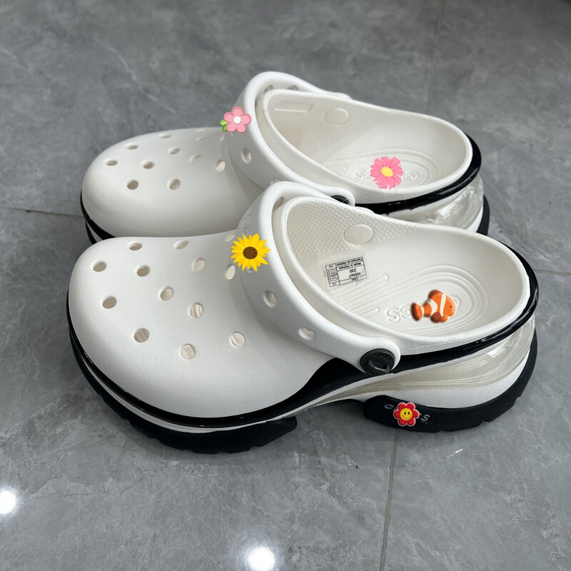In-Stock Little Dolphin Clogs, Casual and Comfortable, Versatile for Bathroom Use, Suitable for Couples, Men and Women, Beach Shoes, Available for Wholesale and Dropshipping In-Stock Little Dolphin Clogs, Casual and Comfortable, Versatile for Bathroom Use, Suitable for Couples, Men and Women, Beach Shoes, Available for Wholesale and Dropshipping