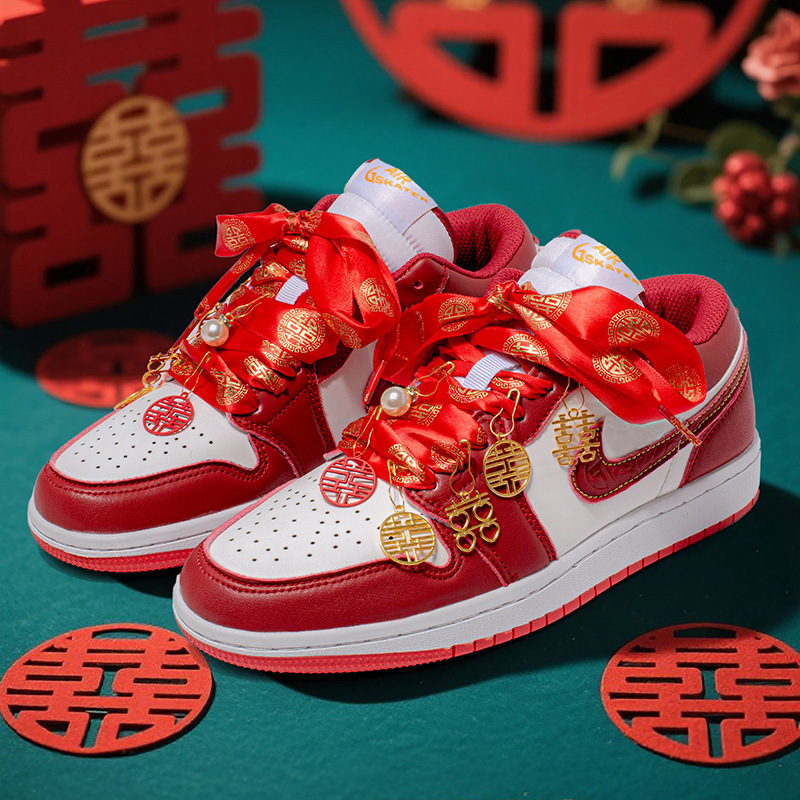 Wedding Shoes in Bright Red for Men and Women, 2026 Spring and Autumn New Style, Xiuhe Toast Couple Sneakers, Bride's Sneakers